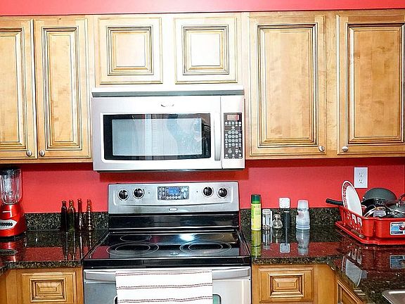 2nd image of 120 15th St E APT 212