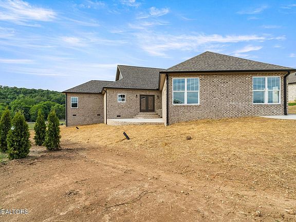 3rd image of 210 Charlie Ln