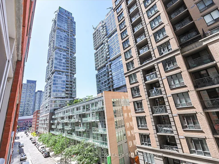 126 Simcoe St #706 — Photo 12