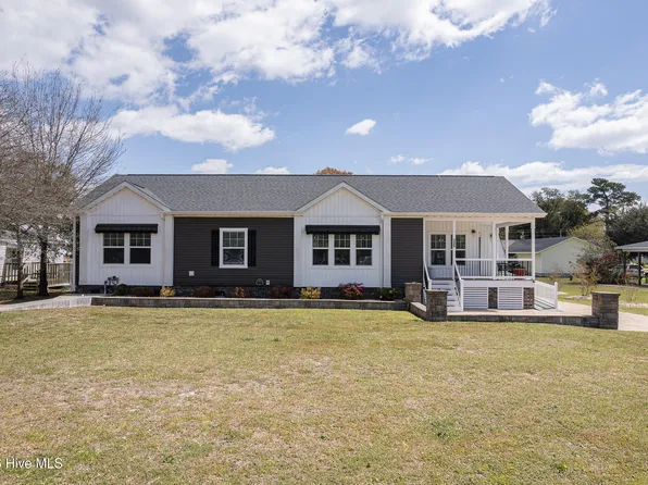 125 Lejeune Road, Cape Carteret, NC 28584