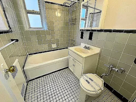 Rented by Contact Realty | media 31