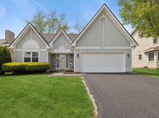 5317 Cypress Cir, Gurnee, IL 60031