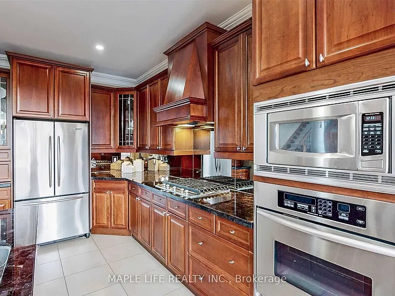 246 Sir Benson Dr — Photo 14