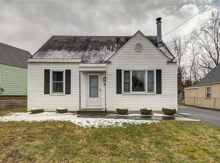 20 Parkwood Dr, East Syracuse, NY 13057