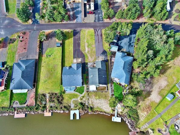 338 Wildwood Avenue SE, Ocean Shores, WA 98569