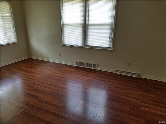4th image of 4639 Oakridge Dr