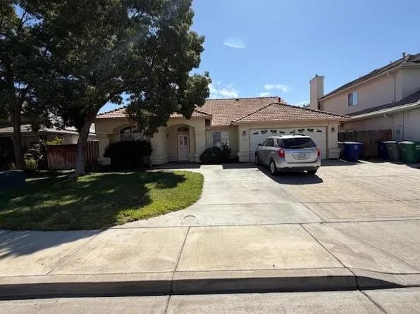 1877 Riverside Way, Los Banos, CA 93635