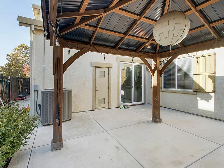 4352 Middlefield Dr — Photo 37