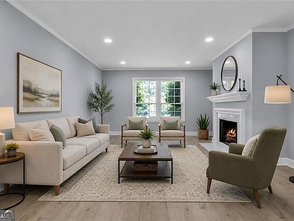 5th image of 100 La Rue Pl NW