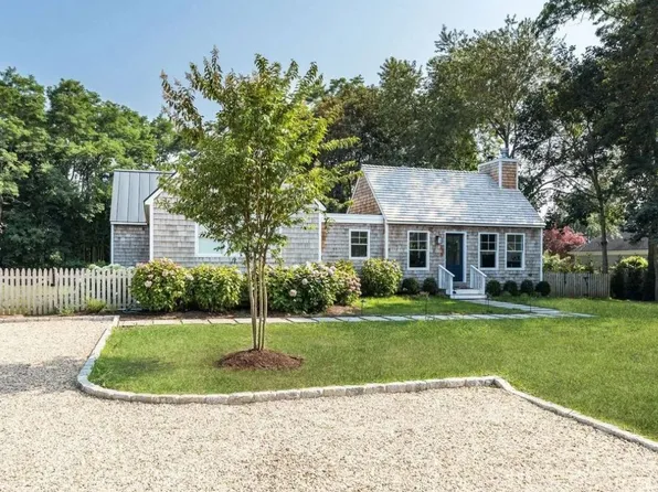 https://photos.zillowstatic.com/fp/85297180ca1dd10b458bacc6073ef6c3-p_e.webp