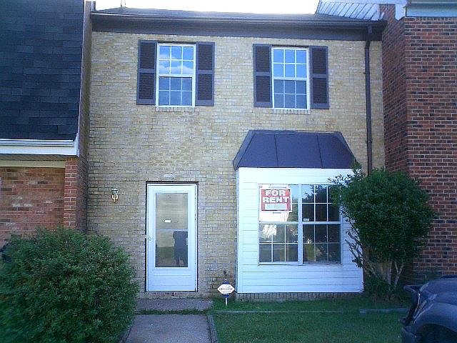 1st image of 3490 Woodburne Dr