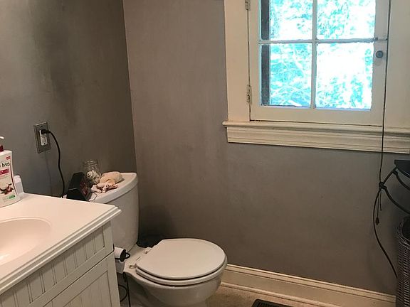 Downstairs Full Bath