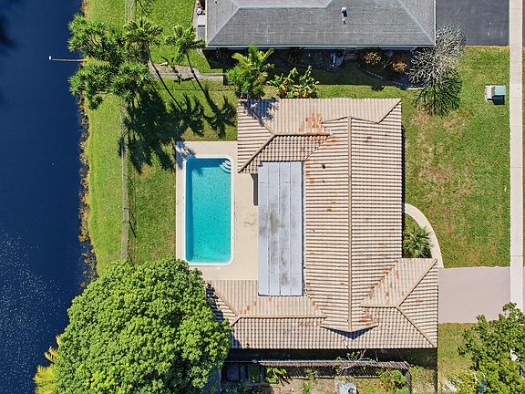 3rd image of 1430 NW 73rd Avenue NW