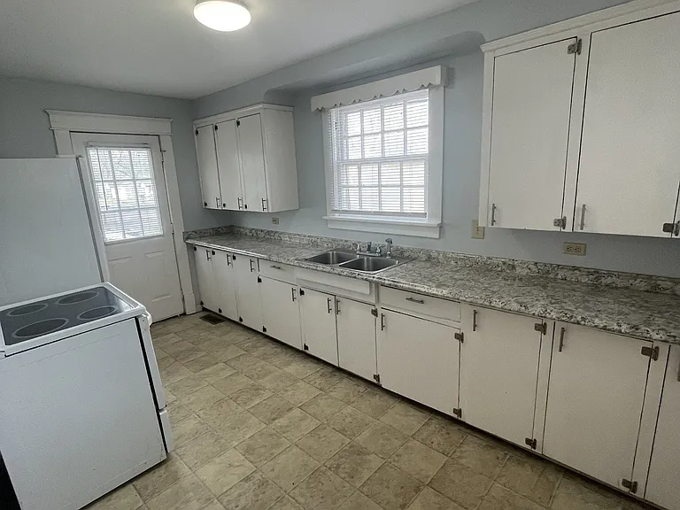 438 Battle Ave #A — Photo 8
