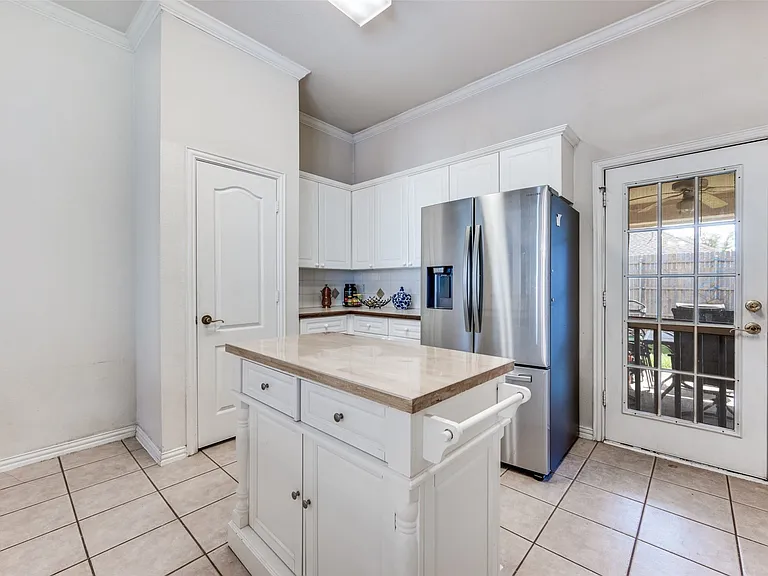 402 Horse Shoe Dr — Photo 12