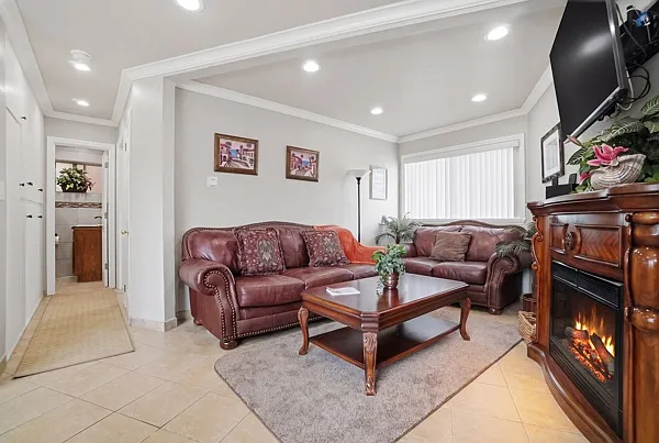 1 bed, 650 sqft, $2,100 — Photo 3