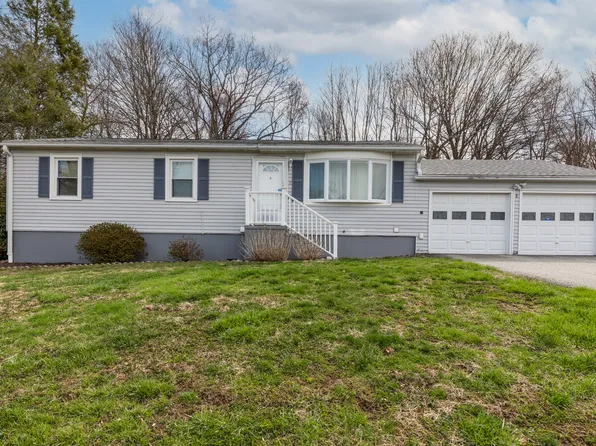 8 Surrey Lane, New Milford, CT 06776