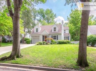 5523 Chadwick Rd, Fairway, KS 66205