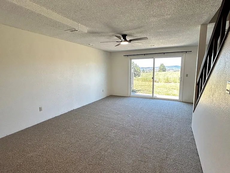 834 Homedale Rd — Photo 8