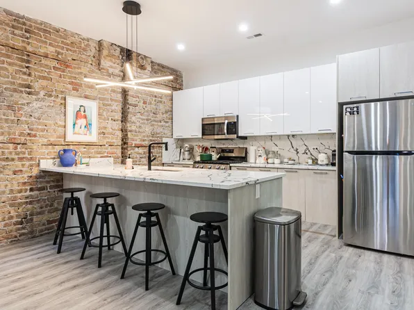 2743 W Division St #2F, Chicago, IL 60622