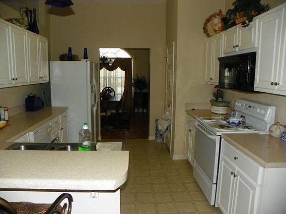 eat in kitchen