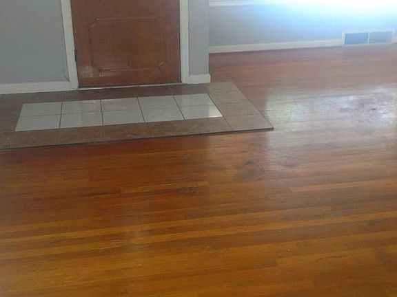 4th image of 2630 Buehler Ave