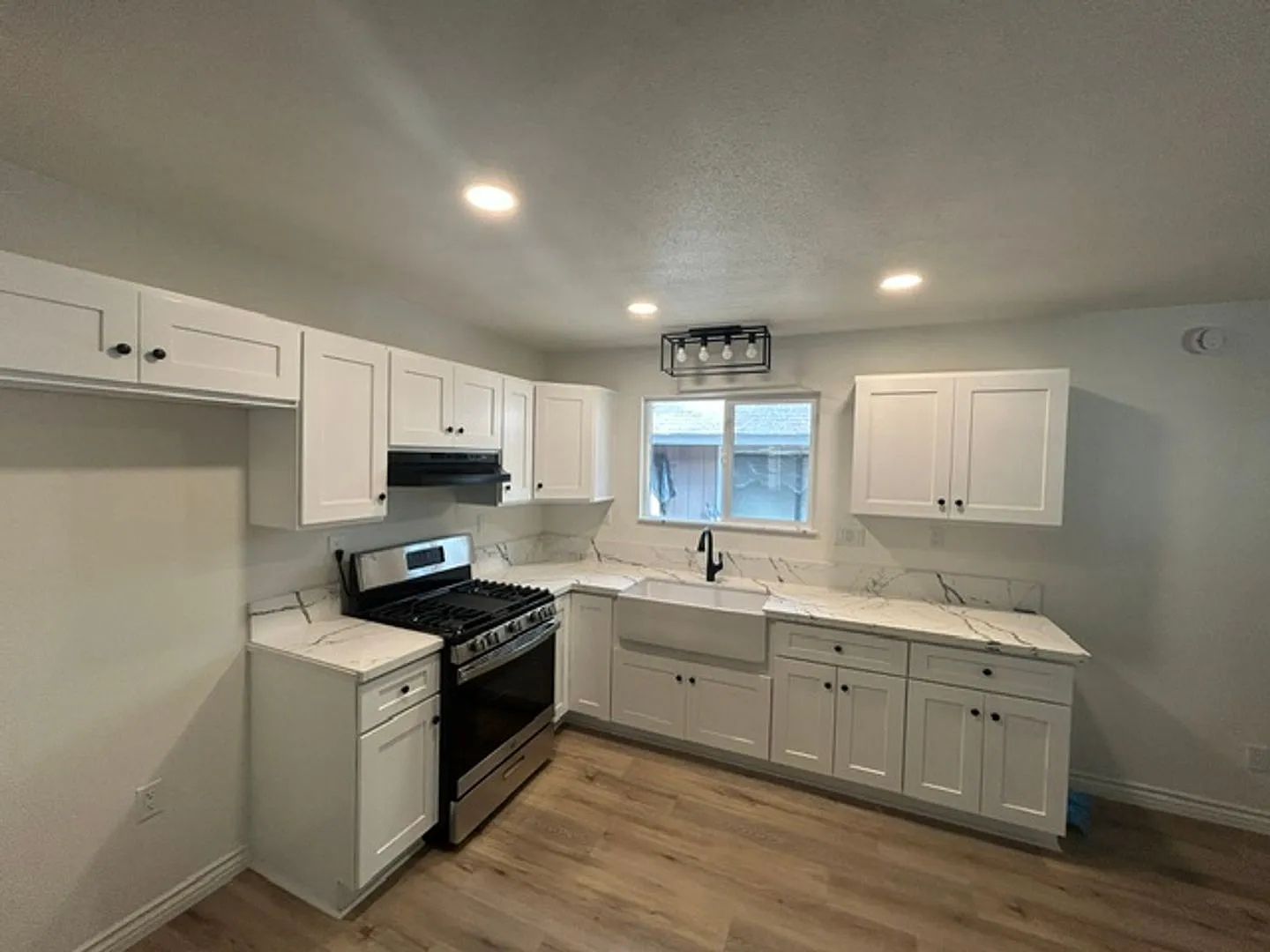 448 Victoria Lane — Photo 4