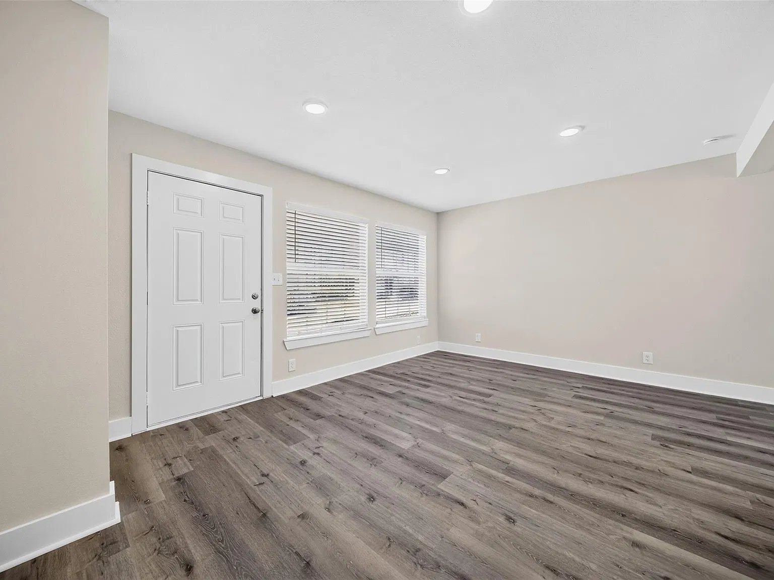 2 bed, 1.5 bath, 1068 sqft, $1,650 — Photo 3