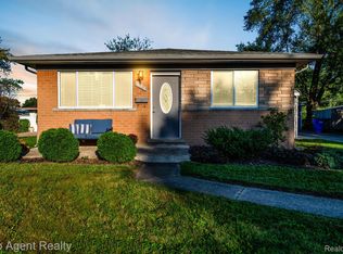 26516 Crystal Ave, Warren, MI 48091
