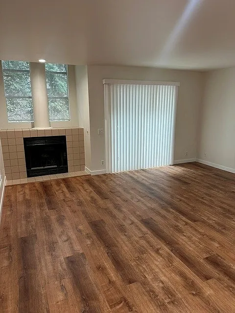 2 bed, 2.5 bath, 1199 sqft, $3,495 — Photo 4