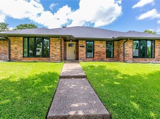 8209 Woodcreek Dr, Woodway, TX 76712