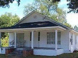201 Henry St, Glennville, GA 30427
