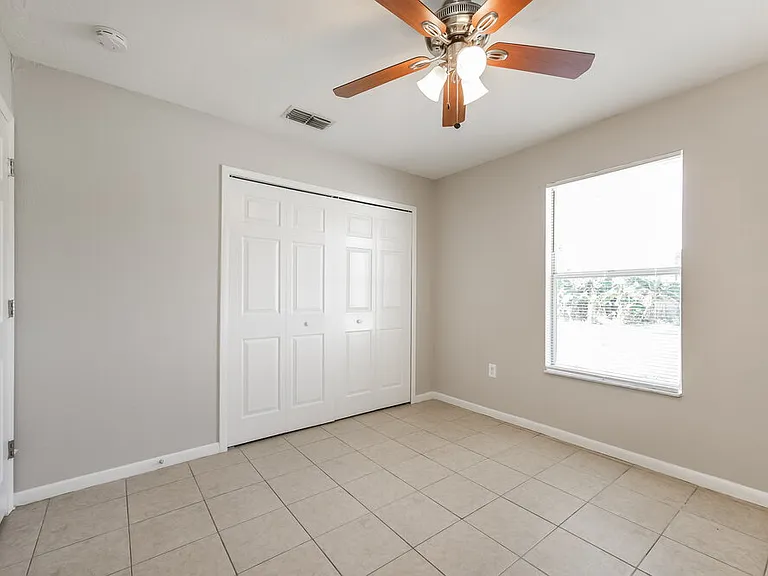 2122 SE 6th Ln — Photo 15