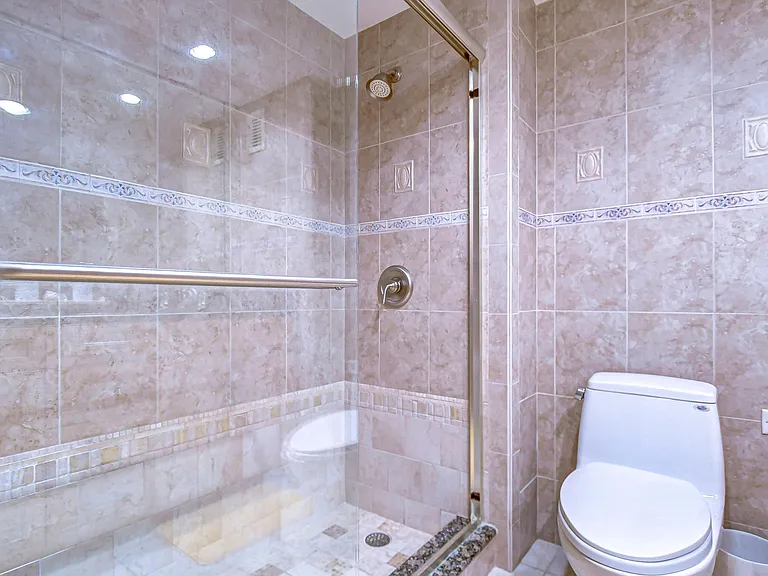 880 Mandalay Ave #410 — Photo 22