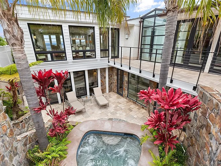 322 Emerald Bay — Photo 3