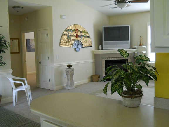 3rd image of 794 Kerry Gail Ln