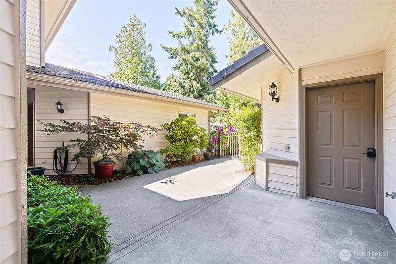 4th image of 151 Hilltop Drive