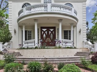 45 Elmridge Rd, Great Neck, NY 11024