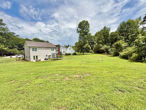 3rd image of 3619 Gentry Station Dr
