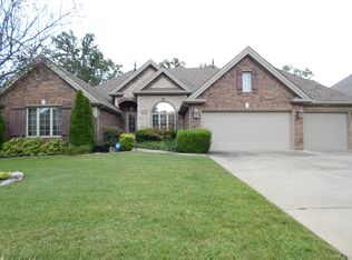 5612 S Timber Ct, Springfield, MO 65807