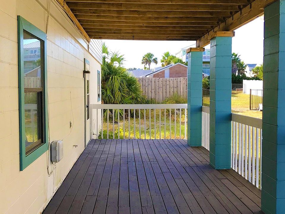View of Spacious Side deck