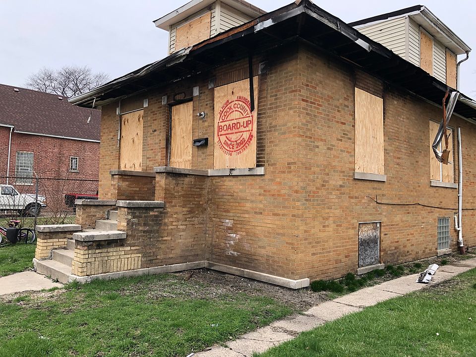 2nd image of 1310 E 69th St