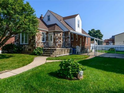 306 Emory Road, Mineola, NY, 11501