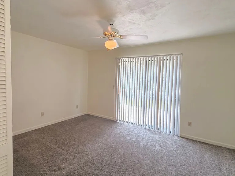 4414 Stratfordshire Ct — Photo 20