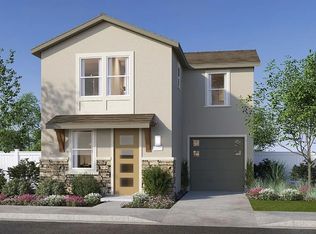 6623 E Crimson Dr, Fresno, CA 93727