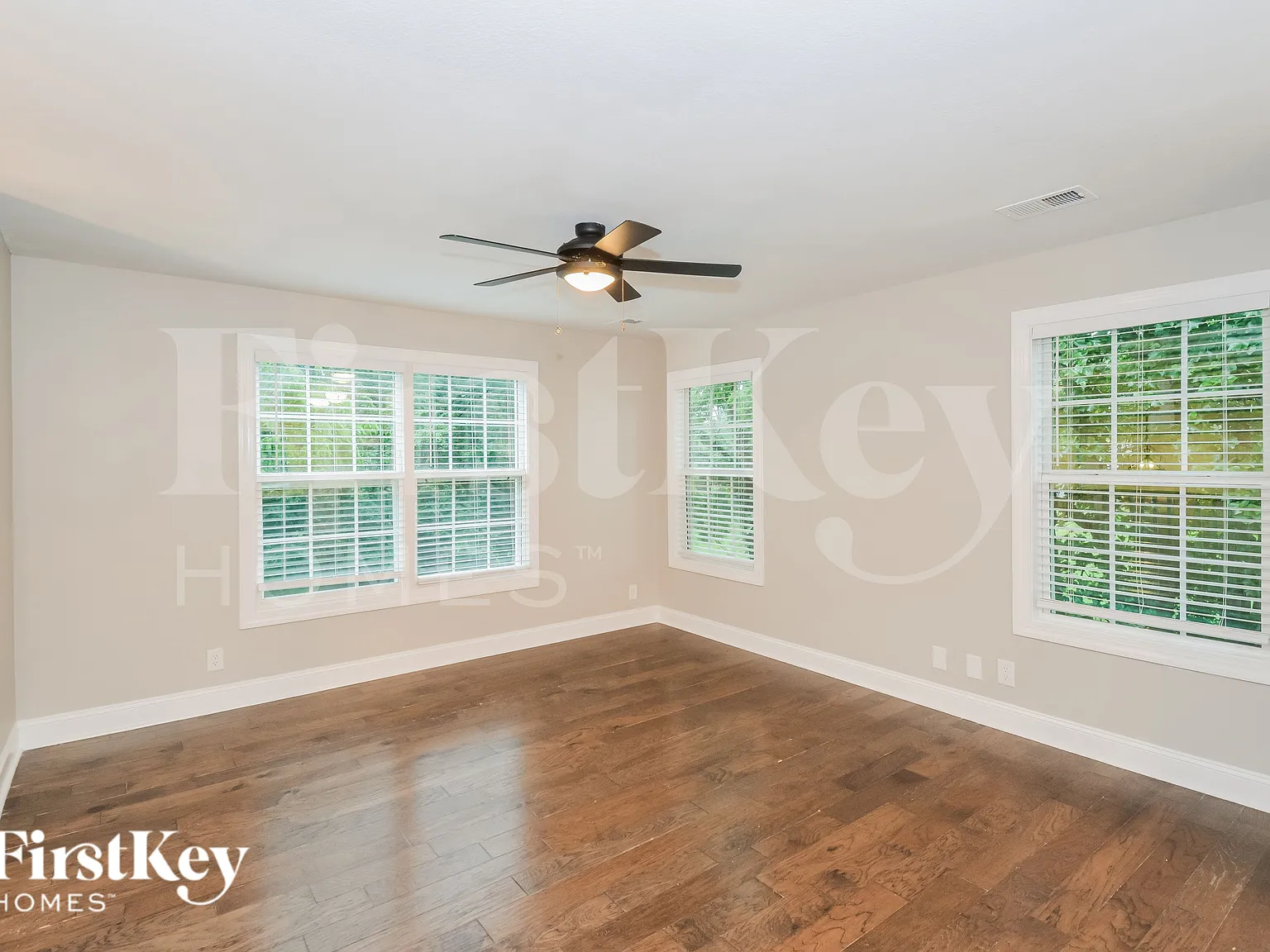 3 bed, 2.5 bath, 1557 sqft, $1,955 — Photo 3