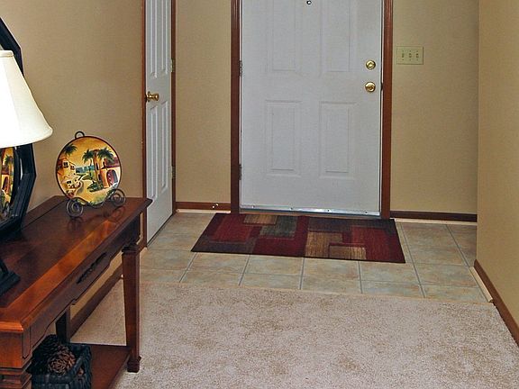 3rd image of 237 Orangewick Dr N
