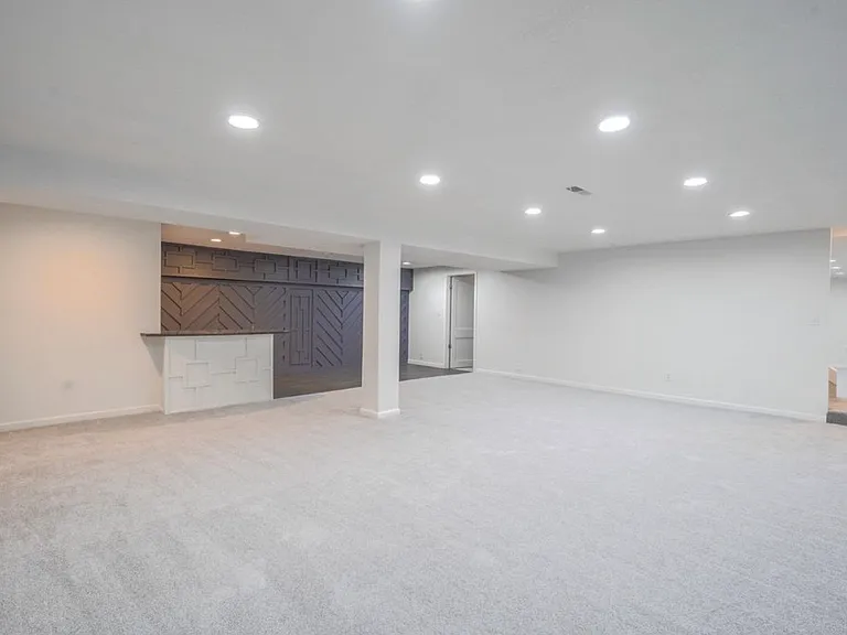 104 N Burr Oak Rd — Photo 28