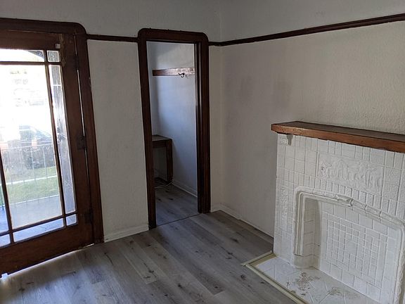 3rd image of 1015 N Spurgeon St