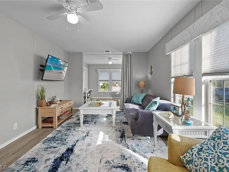 1747 Beverly Dr — Photo 11